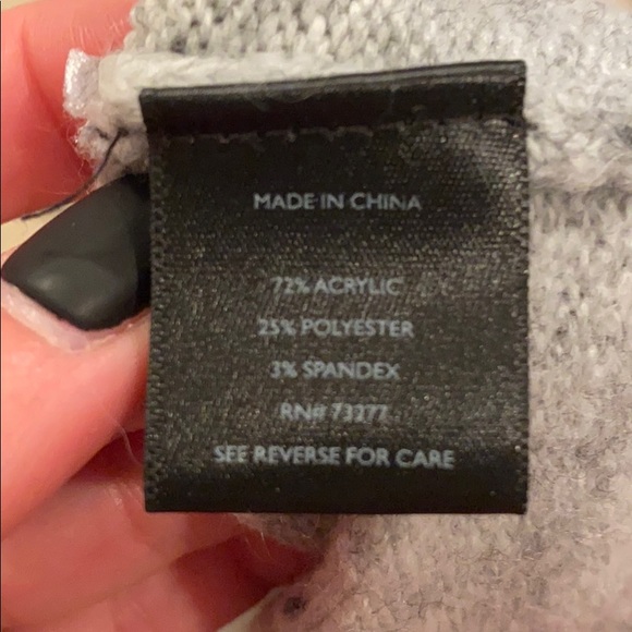 Simply Vera Sweater - Picture 9 of 9